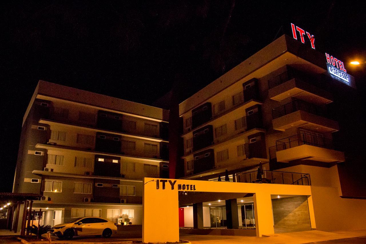 Ity Hotel Cristalina Buitenkant foto